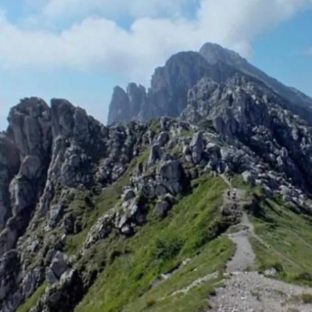 Mezzo Montagna Jaktstuga *