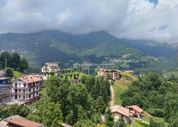 Mezzo Montagna Lodge San Bartolomeo (Bergamo)